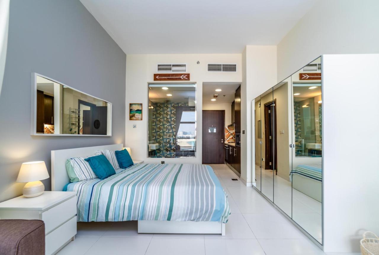 Club Vista Mare, Free Riva Beach Club Access Dubai Exterior photo